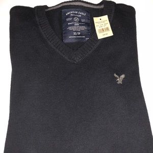 Men’s American Eagle black V-neck sweater